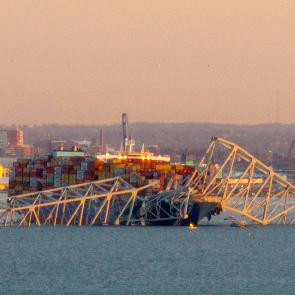 La estructura de acero del puente Francis Scott Key tras el choque de un barco con contenedores en Baltimore, Maryland. FOTO AFP