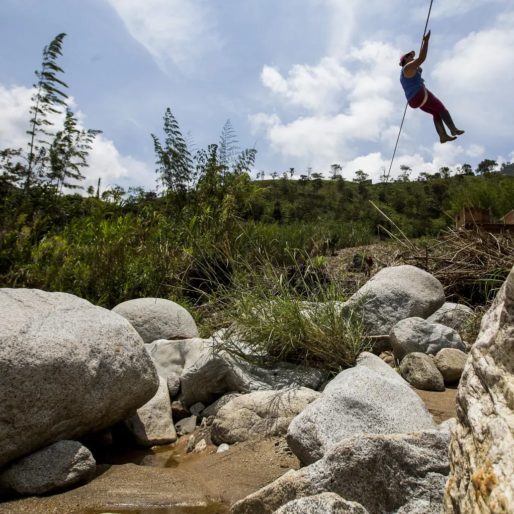 Imagen de referencia del cruce de un río con una garrucha. Foto: Julio César Herrera E.