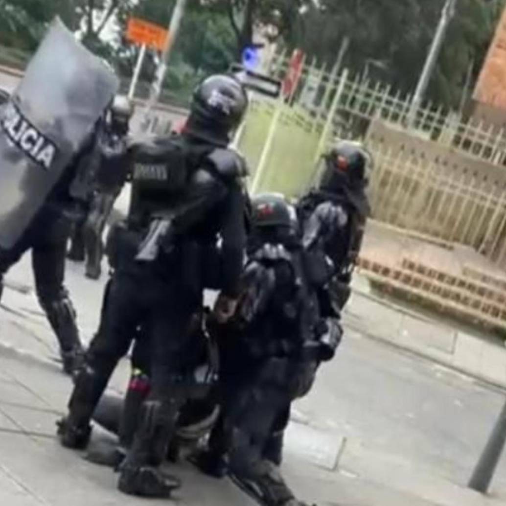 La Fiscalía General de la Nación solicitó hasta 30 años de cárcel para esta persona tras ser capturado en flagrancia con varios explosivos. FOTO: POLICÍA METROPOLITANA DE BOGOTÁ