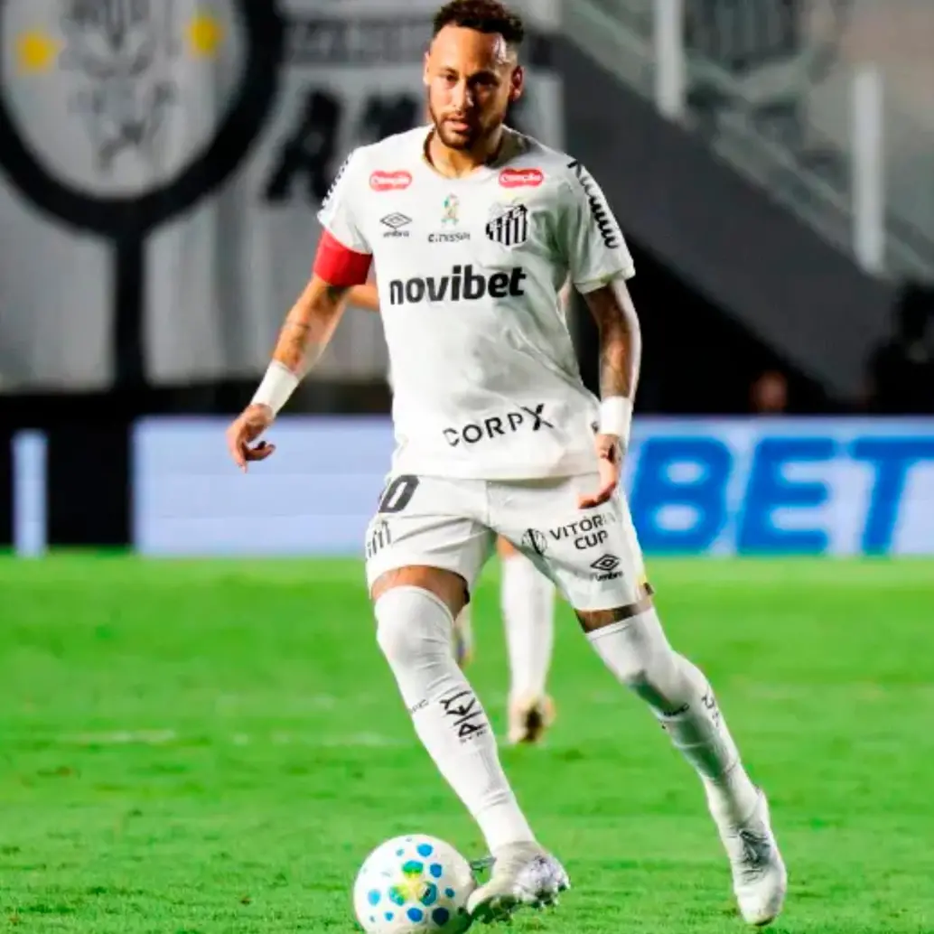 El futbolista brasileño Neymar es la gran figura del Santos. El jugador ha manifestado su voluntad de ri al Mundial Norteamérica 2026. Foto: Getty