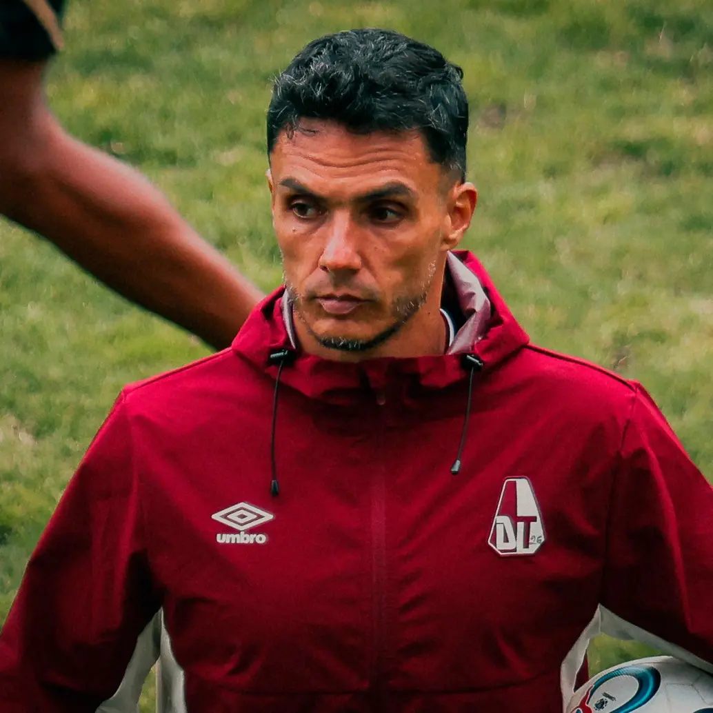 Lucas González, entrenador de Deportes Tolima. Fue director técnico en las divisiones menores de Atlético Nacional. FOTO: <b>X CDTOLIMA</b>