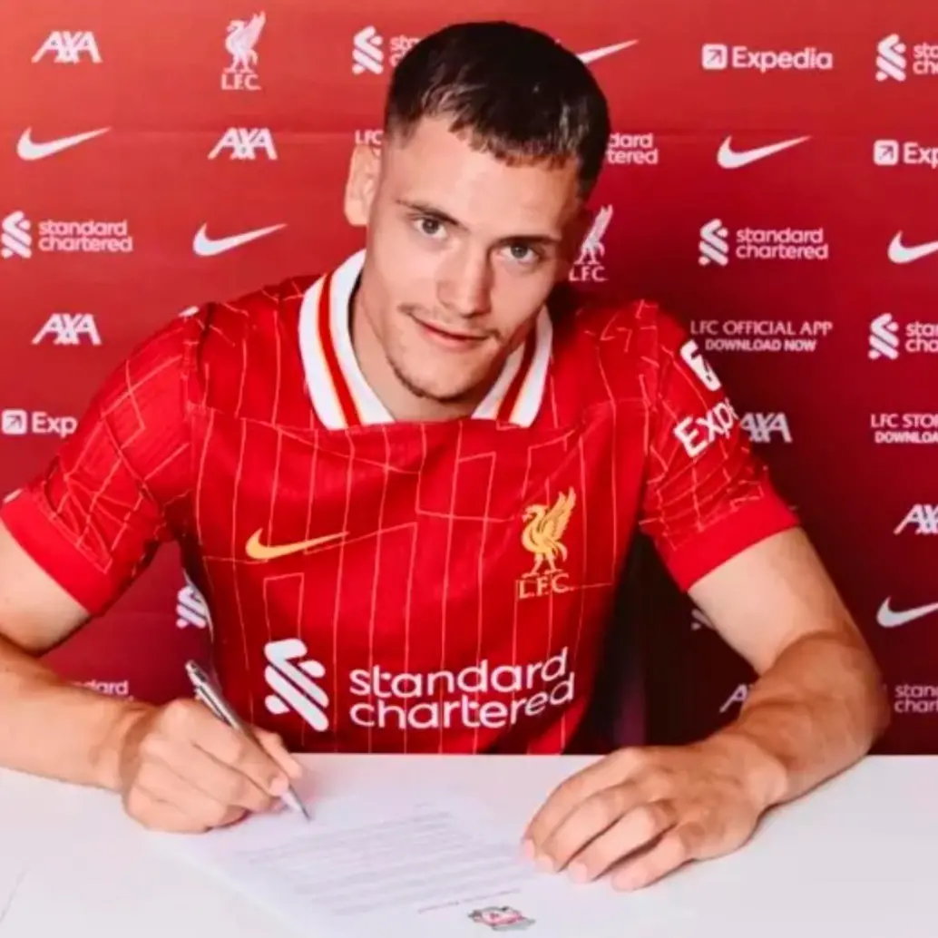 El futbolista alemán Florian Wirtz, de 22 años, es una de las joyas que “rompió” el mercado en la Liga Premier de Inglaterra. FOTO: TOMADA DEL X DE @LFC