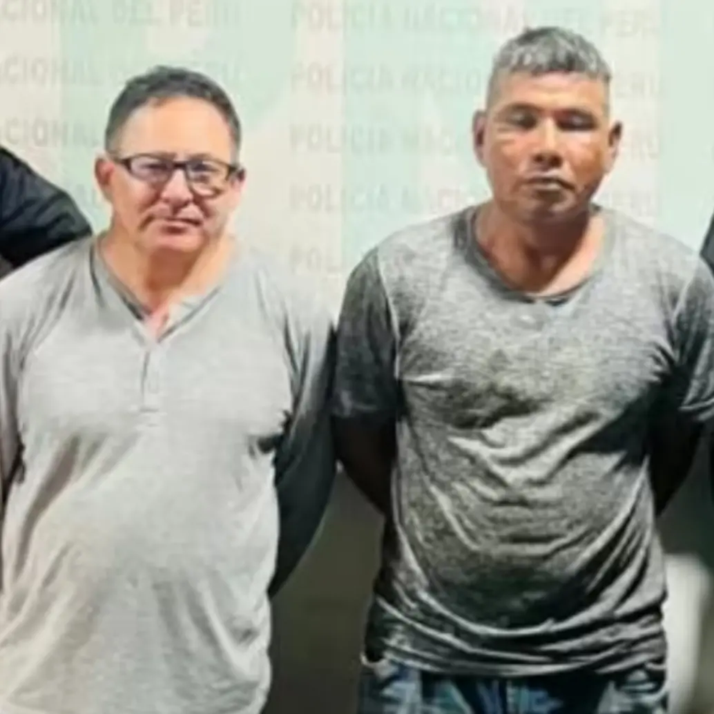 Carlos Sánchez Ordegón y John Amia López fueron condenados y expulsados por delito de violación de la soberanía extranjera en el distrito de Santa Rosa de Loreto. FOTO: Autoridades peruanas