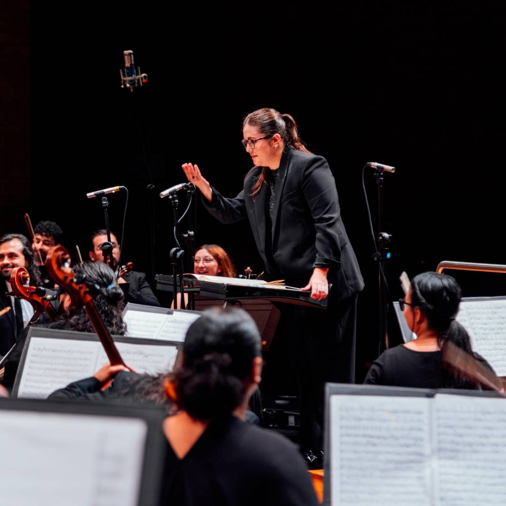 Ana María Patiño-Osorio es la primera mujer que asume el cargo de Directora Titular en Filarmed, y también la directora más joven en los 43 años de historia de la orquesta. Foto cortesía