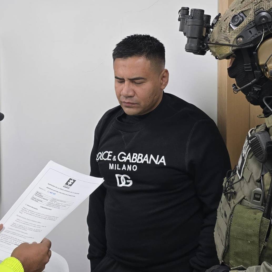 Momento de la captura de Andrés Felipe Marín Silva, alias Pipe Tuluá, líder de la banda criminal “La Inmaculada”. FOTO: Policía Nacional y Fiscalía General de la Nación
