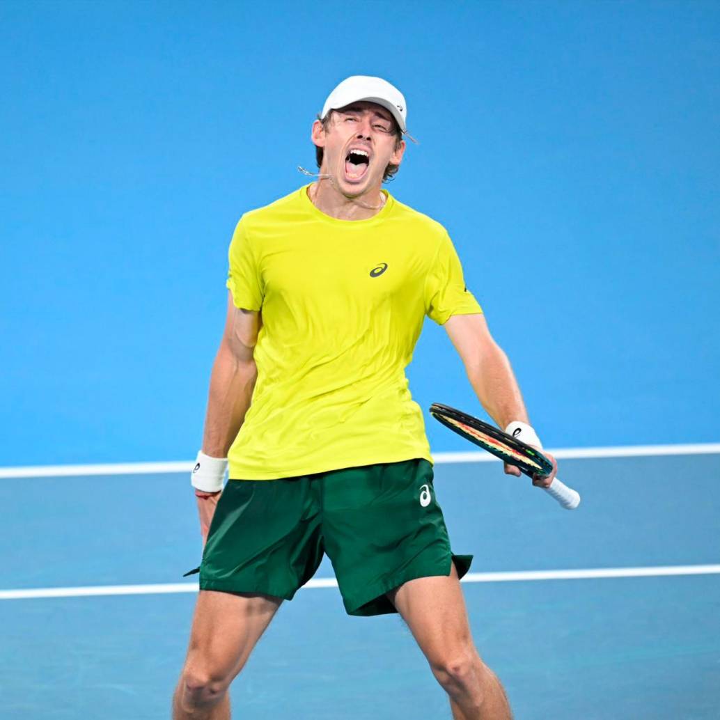 El tenista australiano Alex de Miñaur ocupa el noveno puesto del ranking de la ATP. FOTO: TOMADA DEL X DE @alexdeminaur