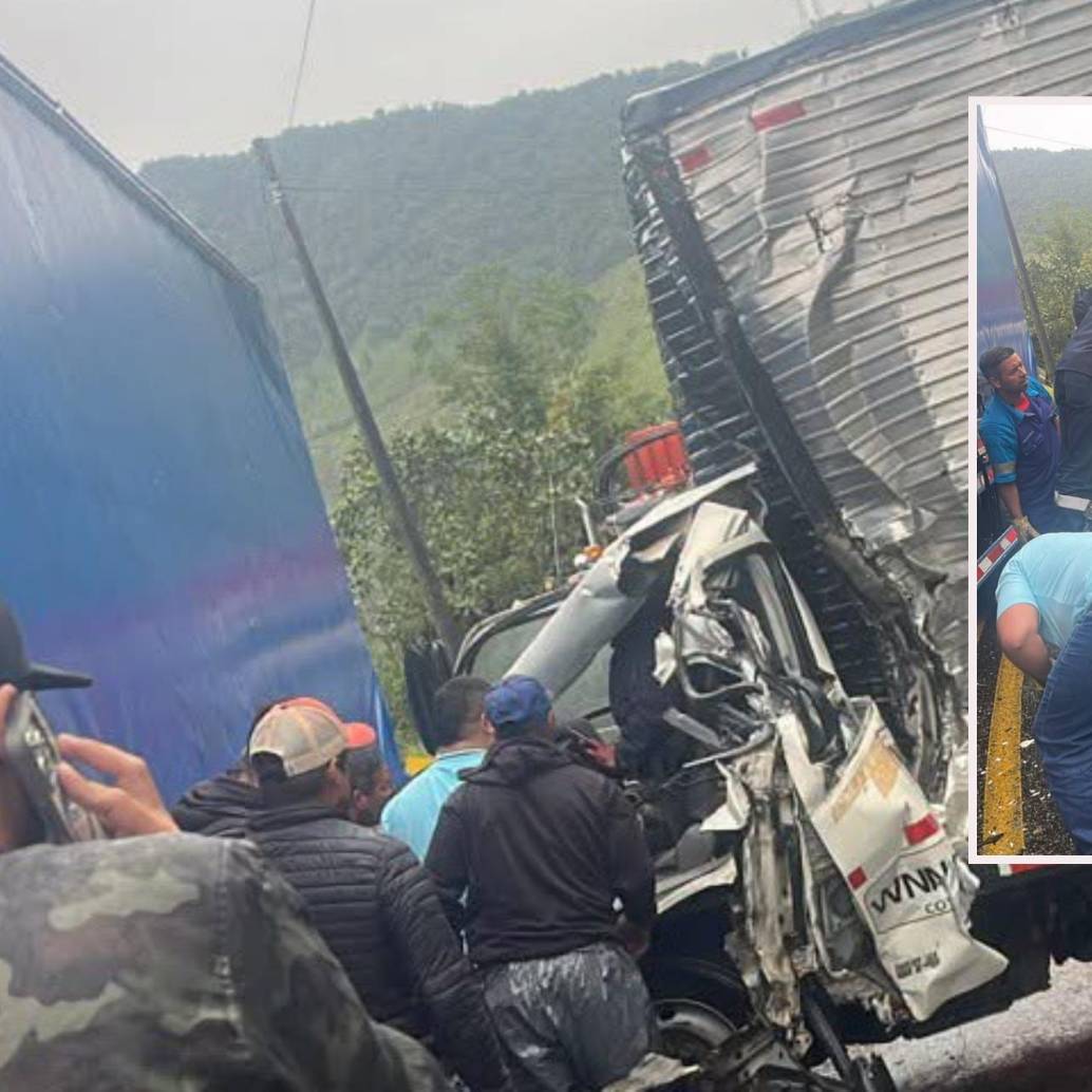 Adelante, el conductor del camión, atrapado. Atrás, como quedaron los vehículos tras el choque. FOTO: imagen tomada de redes