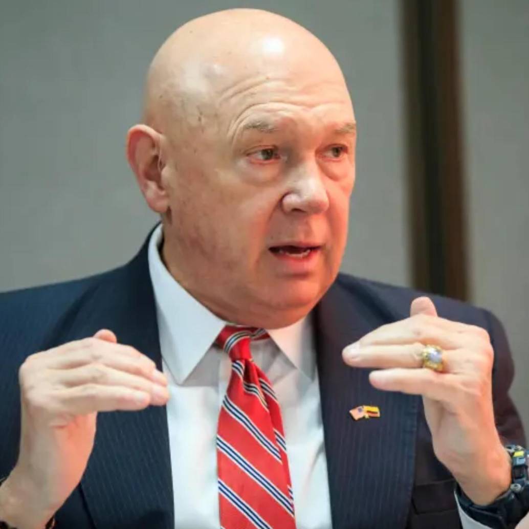 El embajador (e) de Estados Unidos en Colombia, John McNamara, habló de varios temas relacionados a la diplomacia con Colombia, en donde se refirió al presidente Gustavo Petro y sus diferencias con Estados Unidos. FOTO: Camilo Suárez