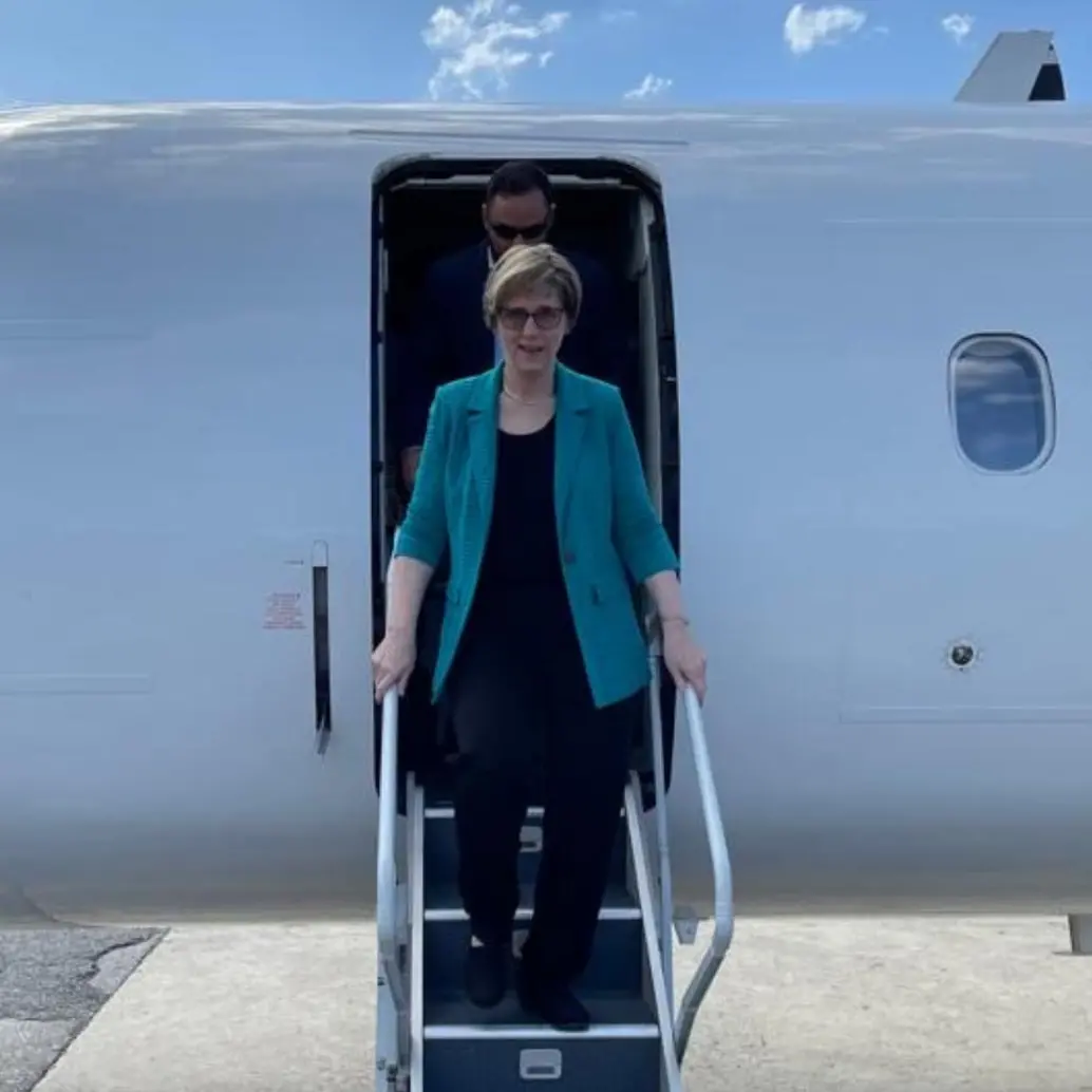 Así fue la llegada de Laura Dogu al aeropuerto de Maiquetía en Caracas. Foto: Redes Sociales @usembassyve