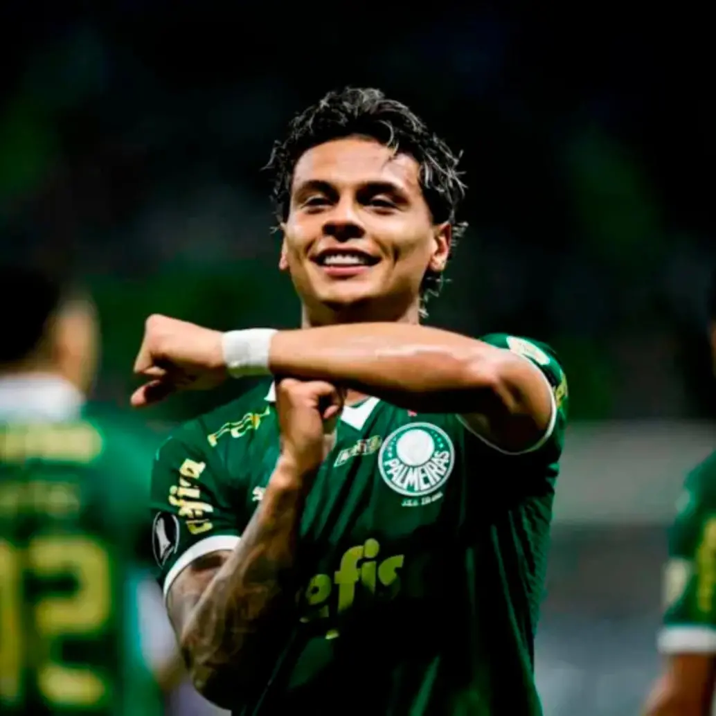 El volante colombiano Richard Ríos ha hecho casi toda su carrera como profesional en el fútbol brasileño. Es figura en Palmeiras. FOTO: TOMADA DEL X DE @PALMEIRAS