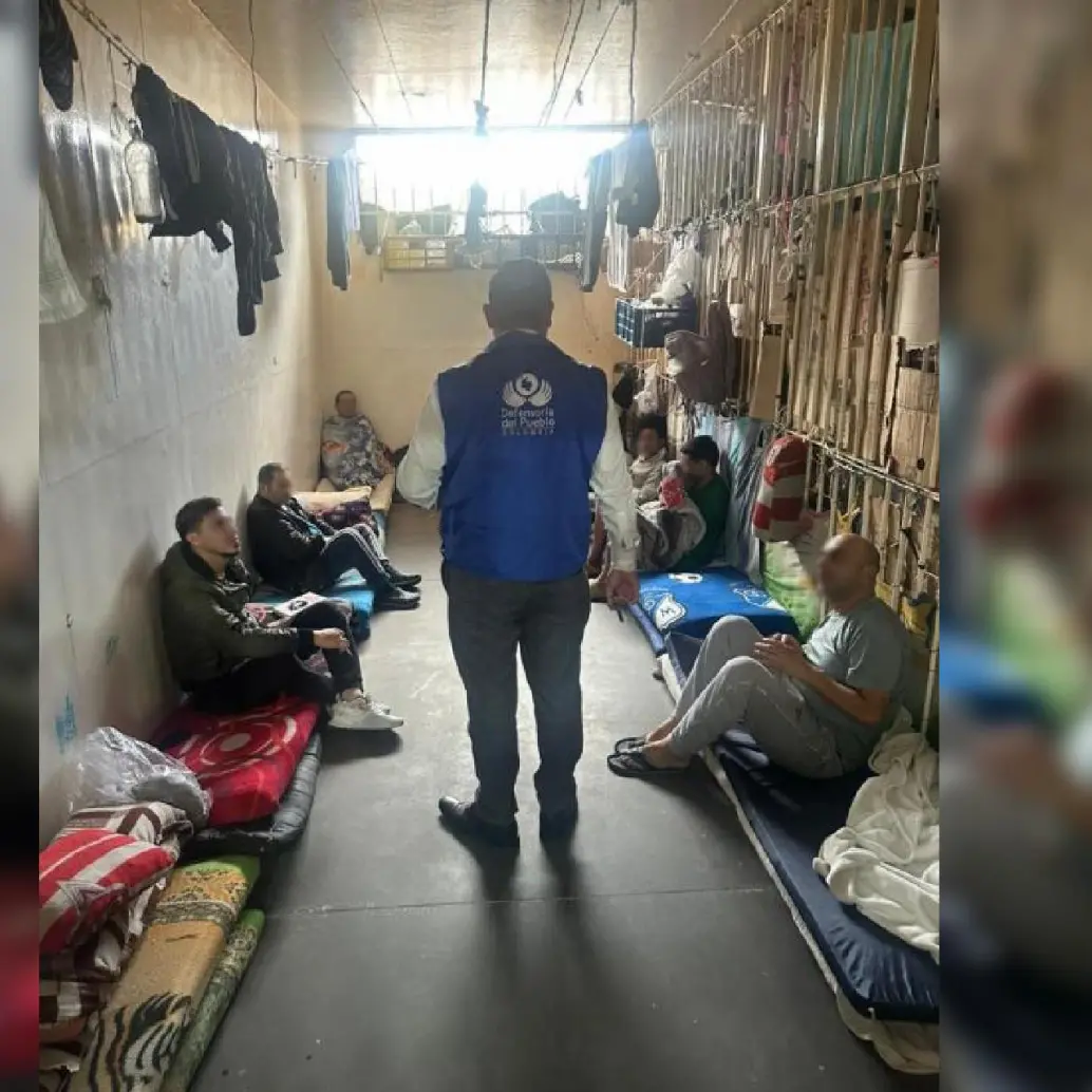 La Personería de Bogotá ha realizado frecuentes visitas para documentar la situación de hacinamiento en los calabozos de la URI de Puente Aranda, en Bogotá. FOTO: CORTESÍA PERSONERÍA DE BOGOTÁ.