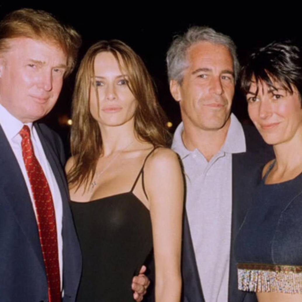 Jeffrey Epstein y Ghislaine Maxwell, con Donald Trump y su esposa Melania, en una reunión social en Estados Unidos. FOTO: Getty