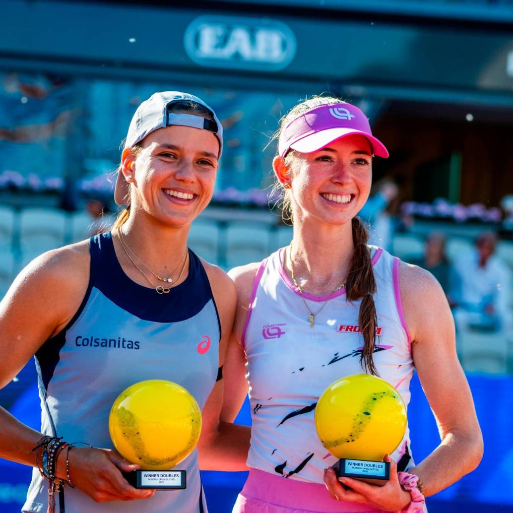 Emiliana Arango (derecha) se consagró en dobles de Bastad junto a la suiza, Simona Waltert (izquierda). FOTO: <b>Instagram Emiliana Arango</b>