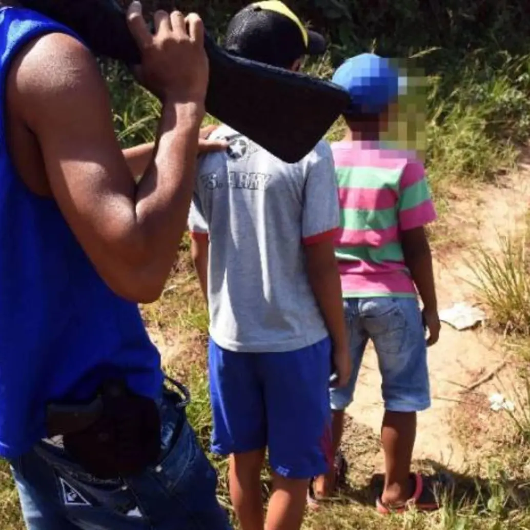 Según cifras de la Defensoría, entre enero y octubre de 2025 se han registrado 162 casos de reclutamiento. Foto: Colprensa