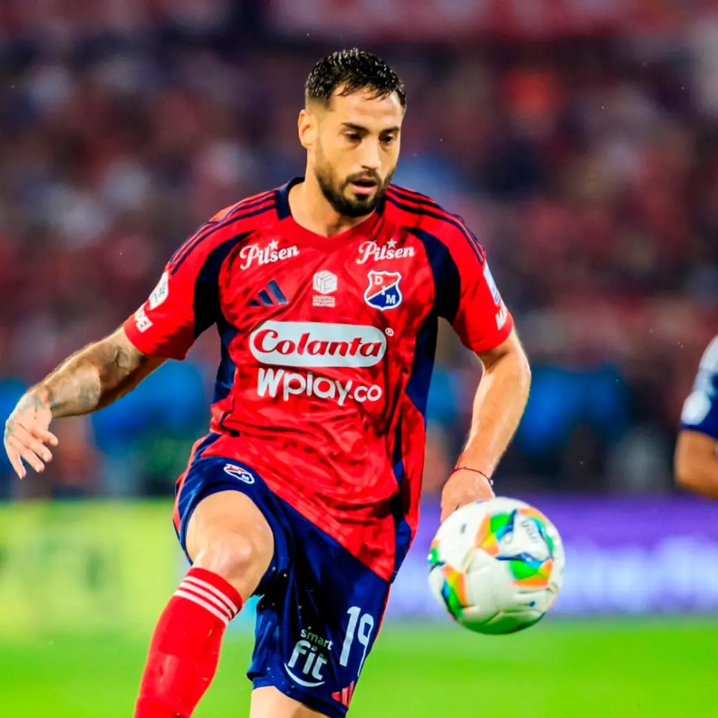El delantero argentino Francisco Fydriszewski lleva ocho tantos este semestre con el Medellín. Es el máximo goleador del elenco rojo. FOTO: MANUEL SALDARRIAGA 
