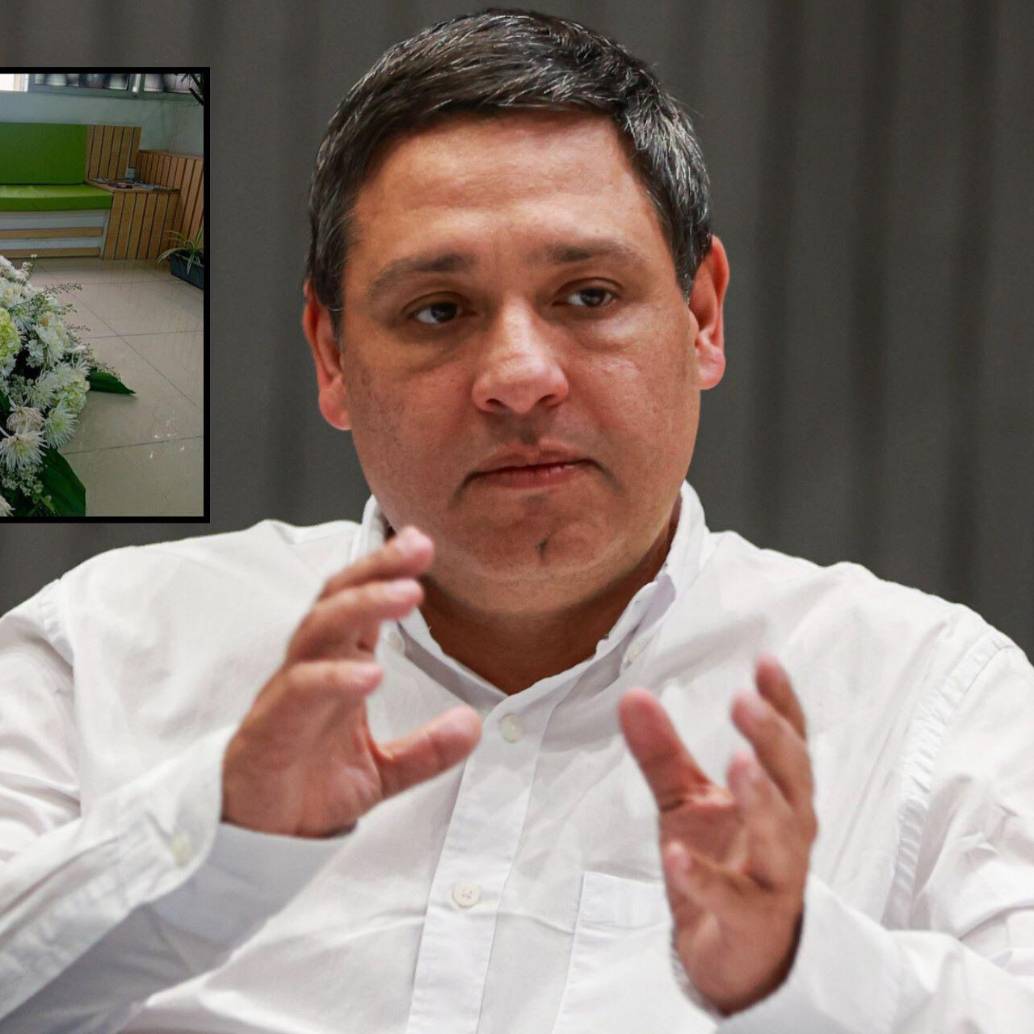 Al precandidato presidencial Mauricio Lizcano le llegó un sufragio floral con el nombre de su padre. Foto: Manuel Saldarriaga Quintero y @MauricioLizcano