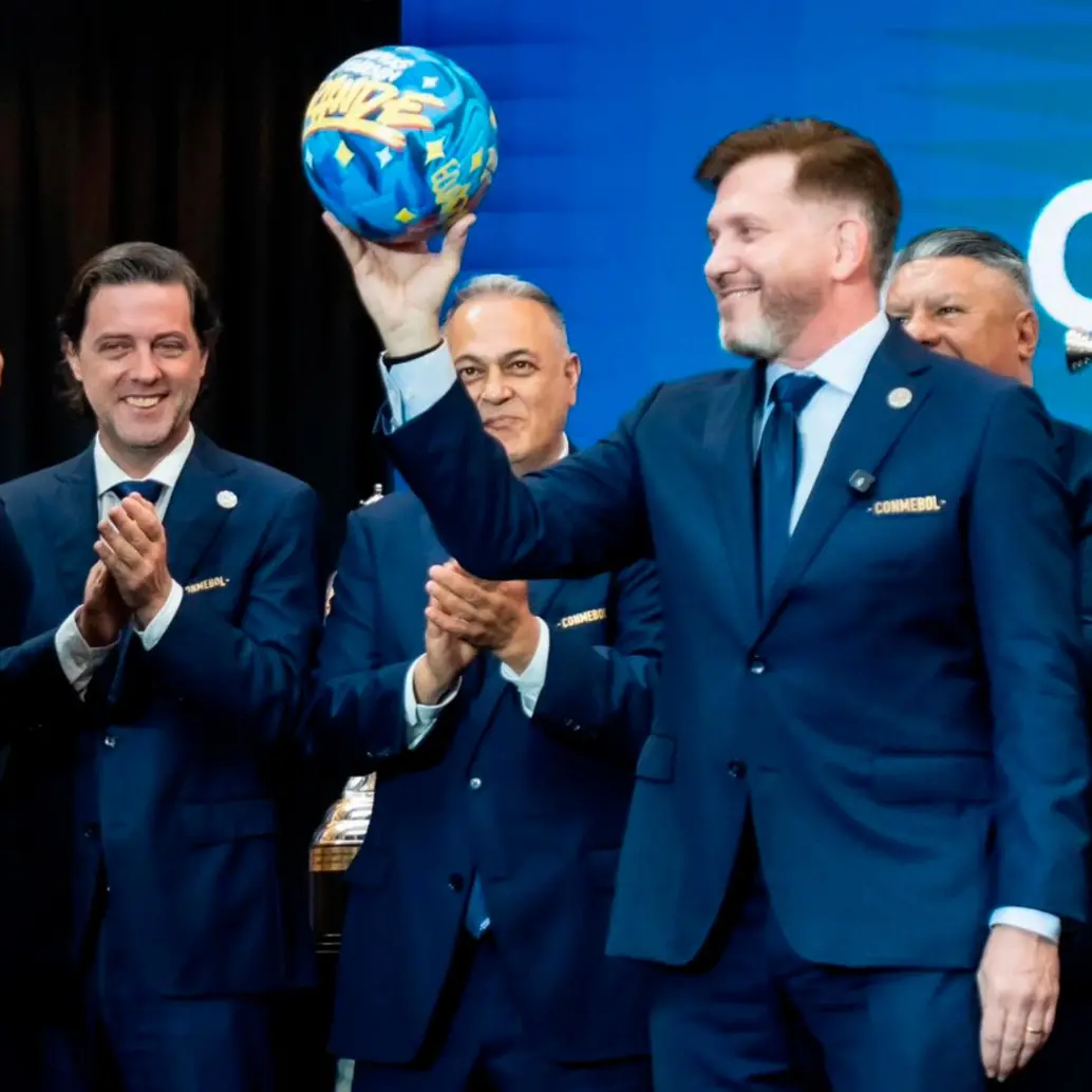 El paraguayo Alejandro Domínguez estará al frente del organismo rector del fútbol desde 2013 FOTO: Tomada de X @CONMEBOL