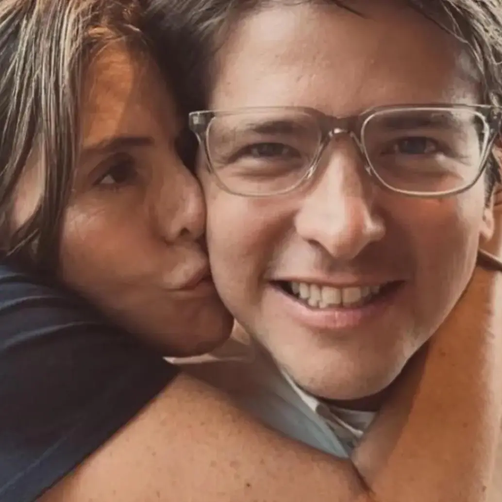 Miguel Uribe y su hermana. FOTO: Redes sociales
