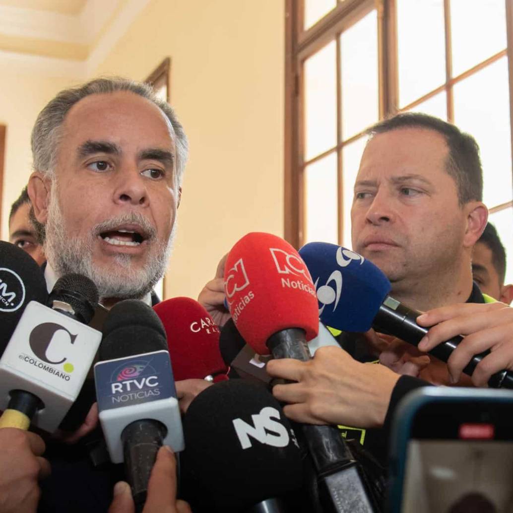 Benedetti (izquierda) y en general Triana (derecha) se comprometieron a reforzar la seguridad de todos los precandidatos con miras a las elecciones de 2026. FOTO: Prensa MinInterior