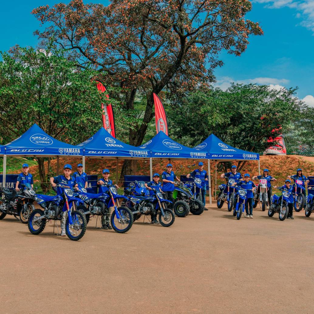 Pilotos del Team Yamaha 2026 que hacen parte de este proceso de formación y proyección del motocross nacional. FOTO: Cortesía