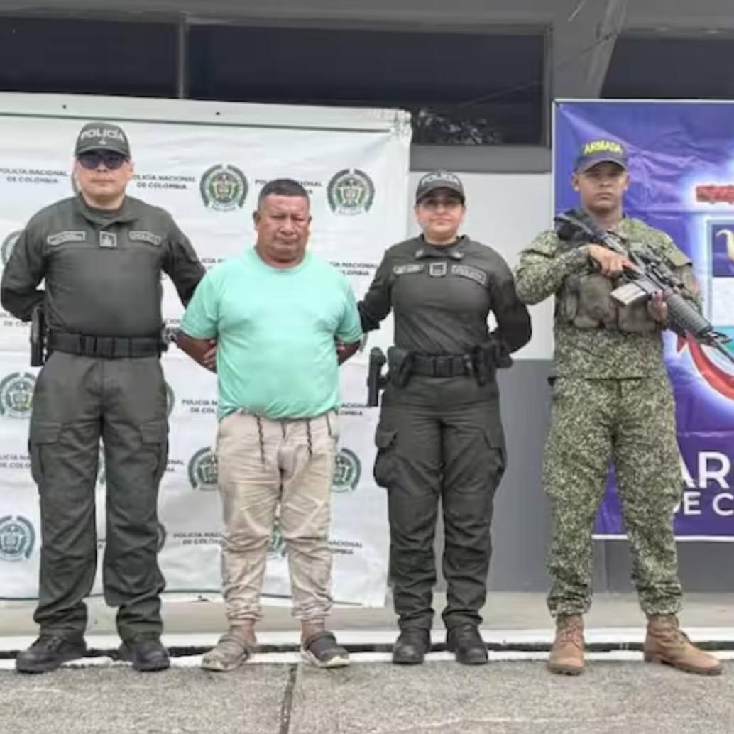 De exguerrillero de las Farc a objetivo prioritario de California, alias “Pitufo” terminó su carrera delictiva en Puerto Asís, luego de ser capturado por las autoridades locales y la DEA. FOTO: Armada de Colombia