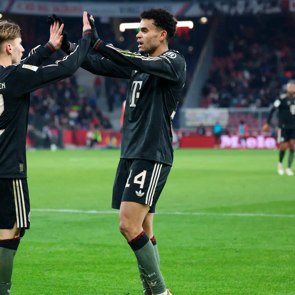 El extremo colombiano Luis Díaz fue una de las figuras del Bayern Múnich en el amistoso contra Salzburgo. Foto: AFP