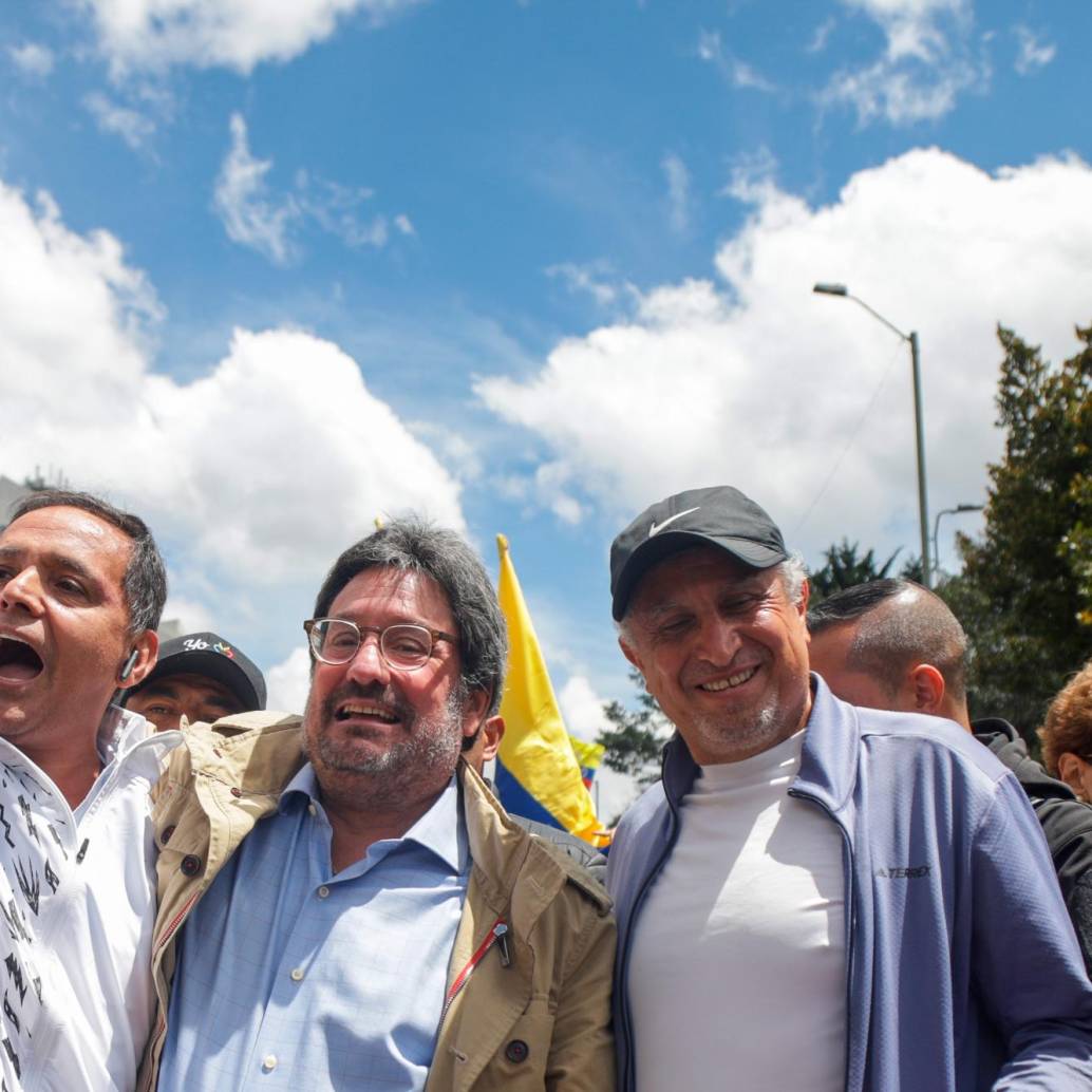 Francisco Santos participó en las marchas de la oposición del pasado 21 de abril. FOTO: Colprensa