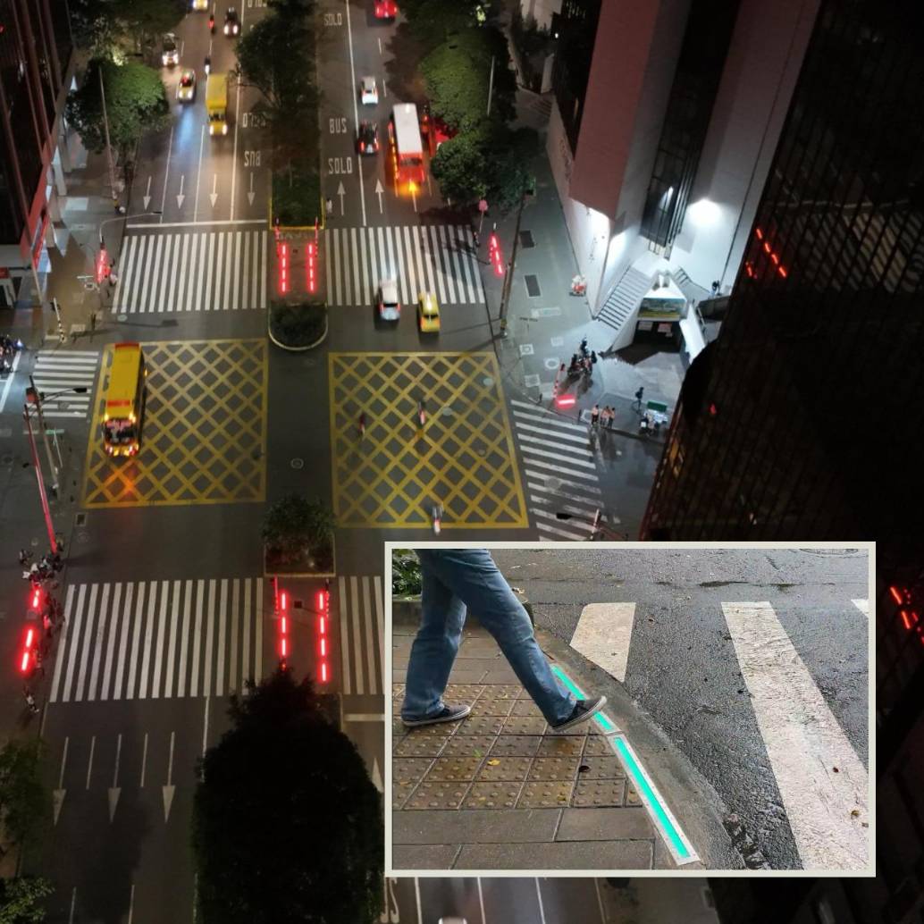 Adelante, así lucen los nuevos semáforos peatonales de piso en la ciudad. Atrás, panorámica donde resaltan estos elementos en rojo. FOTO: Cortesía