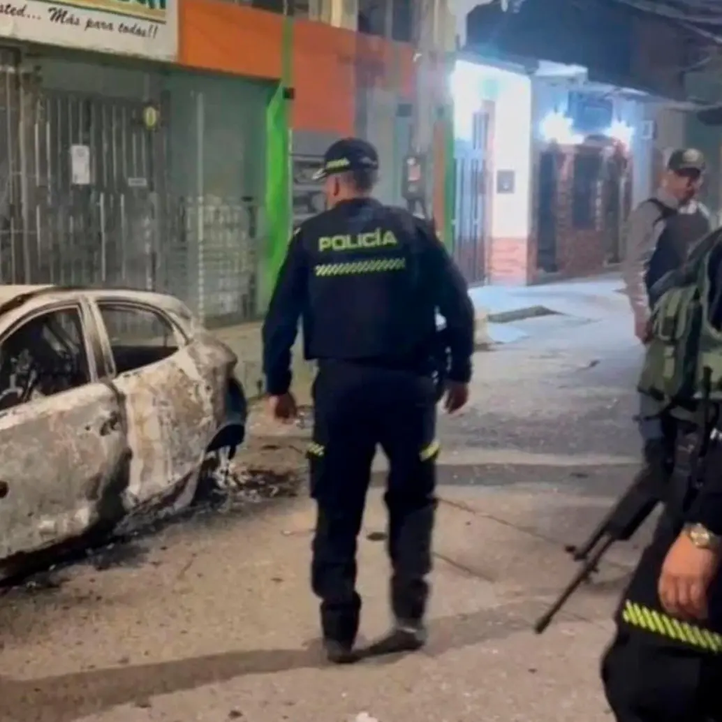 El hostigamiento contra la estación de Policía de Tesalia duró cerca de media hora. FOTO: Tomada de redes sociales