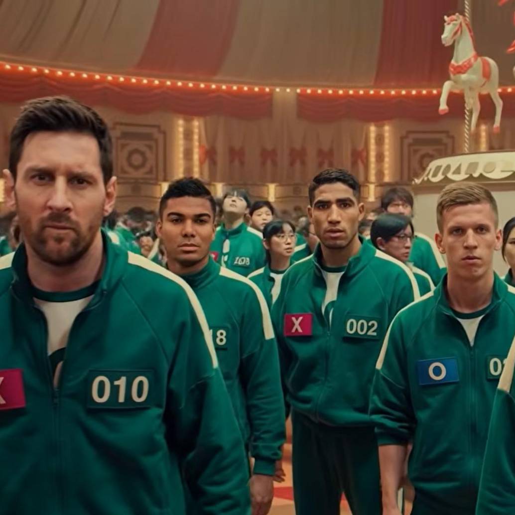 No es la previa de una final del mundo, sino la secuencia inicial de una pieza audiovisual generada íntegramente por IA que está redefiniendo el humor deportivo. FOTO: Captura video de Zhasball