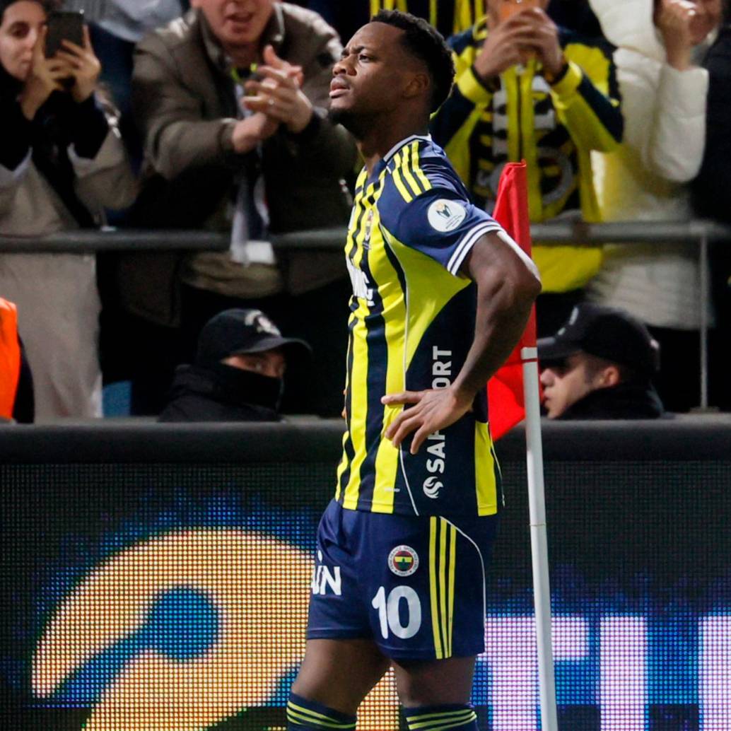 El delantero colombiano Jhon Jáder Durán suma 6 goles con el Fenerbahce de Turquía. Foto: tomada del x de @Fenerbahce_EN