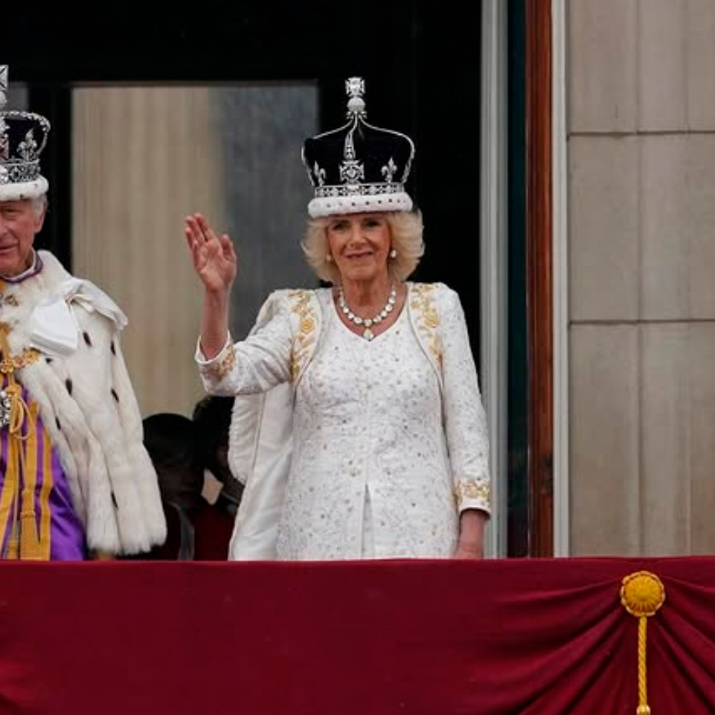 Carlos III y Camila el día de la coronación como los nuevos reyes de Inglaterra. FOTO: Cortesía @theroyalfamily