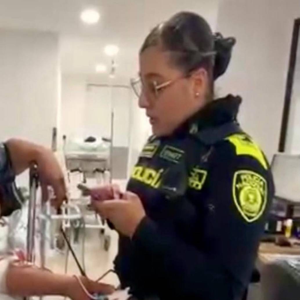 Momento en que uno de los implicados queda capturado por la Policía. FOTO: Cortesía