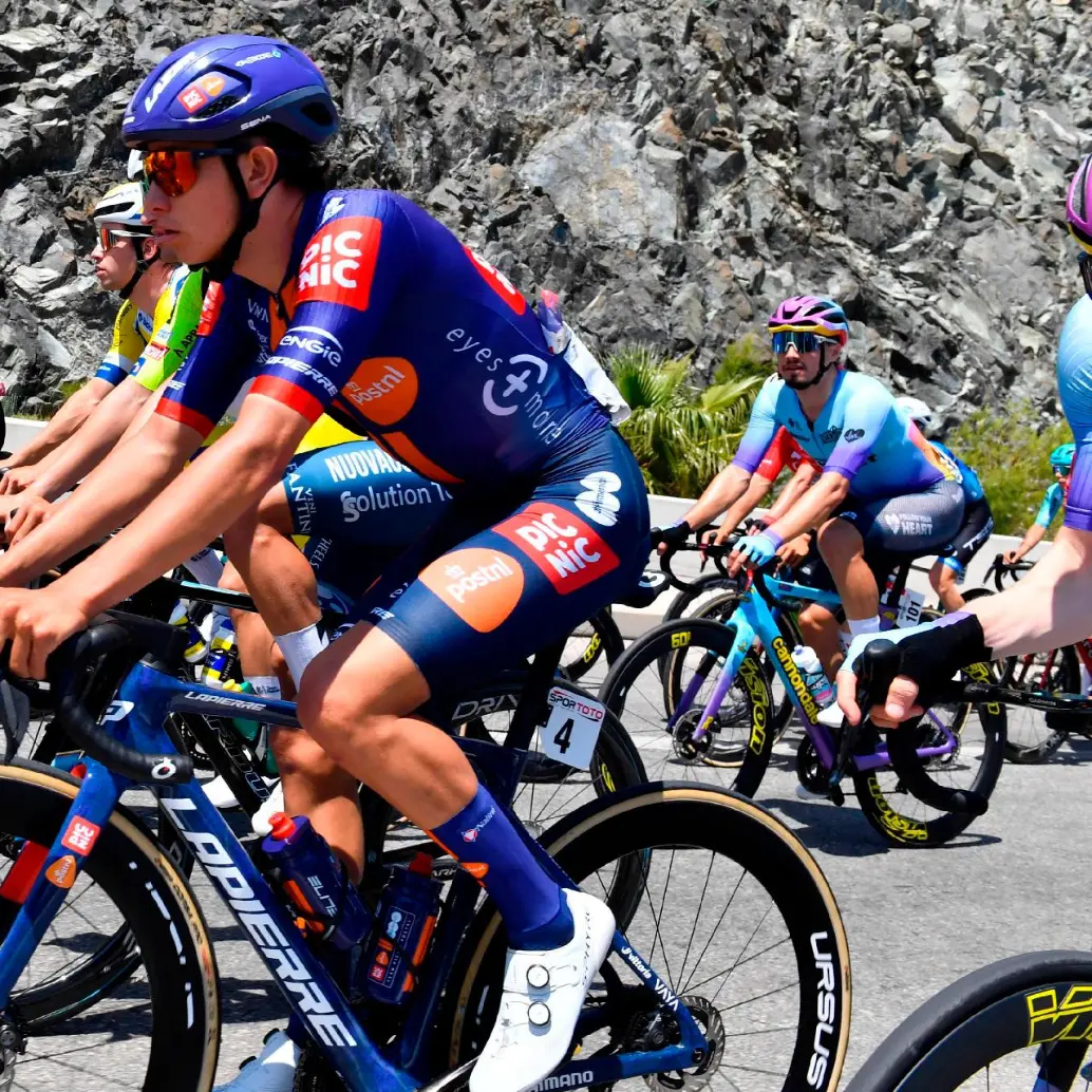 Juan Guillermo Martínez, otra de las promesas del ciclismo colombiano en Europa. FOTO Team Picnic PostNL. 