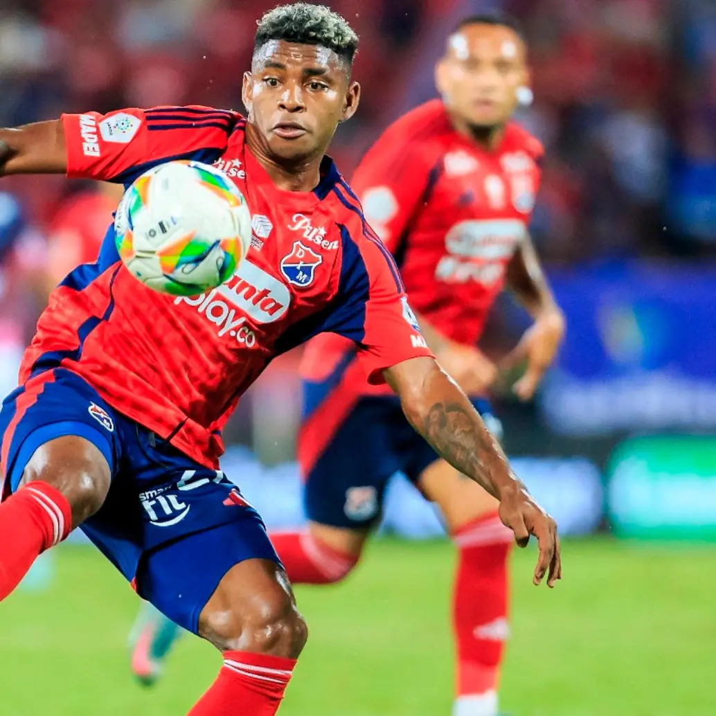 El delantero bolivarense Brayan León Muñiz, de 24 años, es uno de los goleadores del cuadro rojo en el segundo semestre del año. Foto: Camilo Suárez