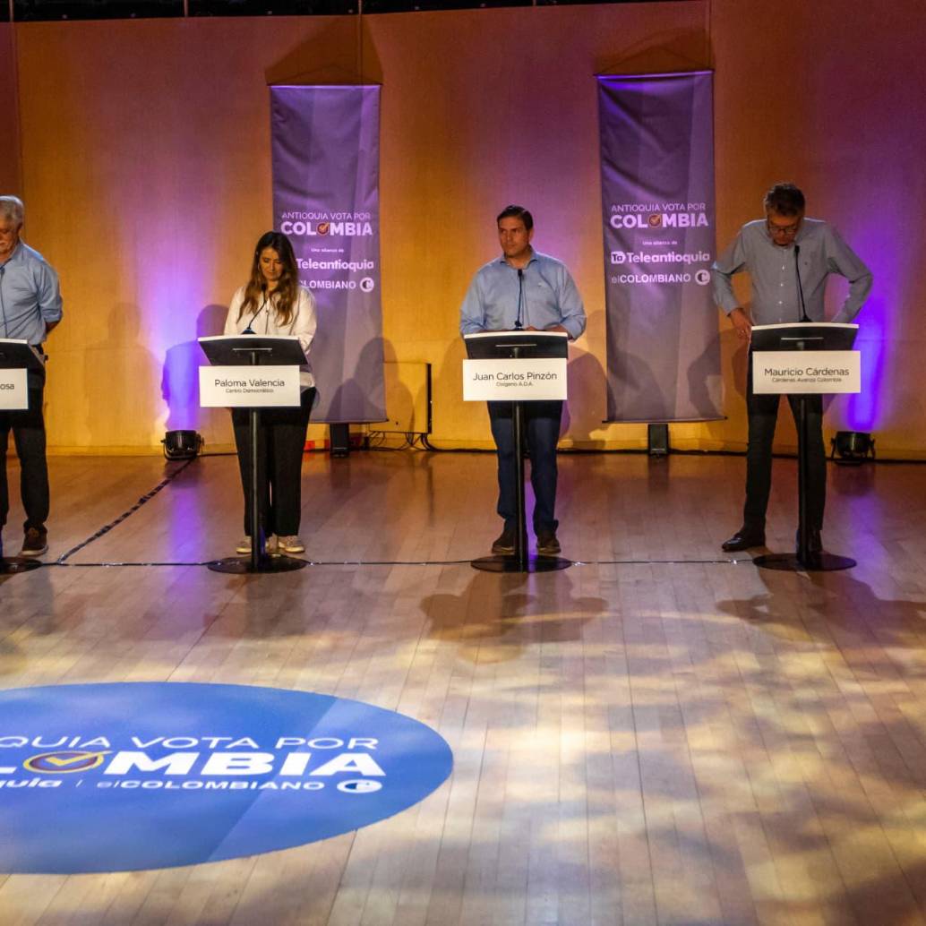 De izquierda a derecha: Juan Daniel Oviedo, Enrique Peñalosa,Paloma Valencia, Juan Carlos Pinzón y Mauricio Cárdenasx. FOTO Julio Herrera
