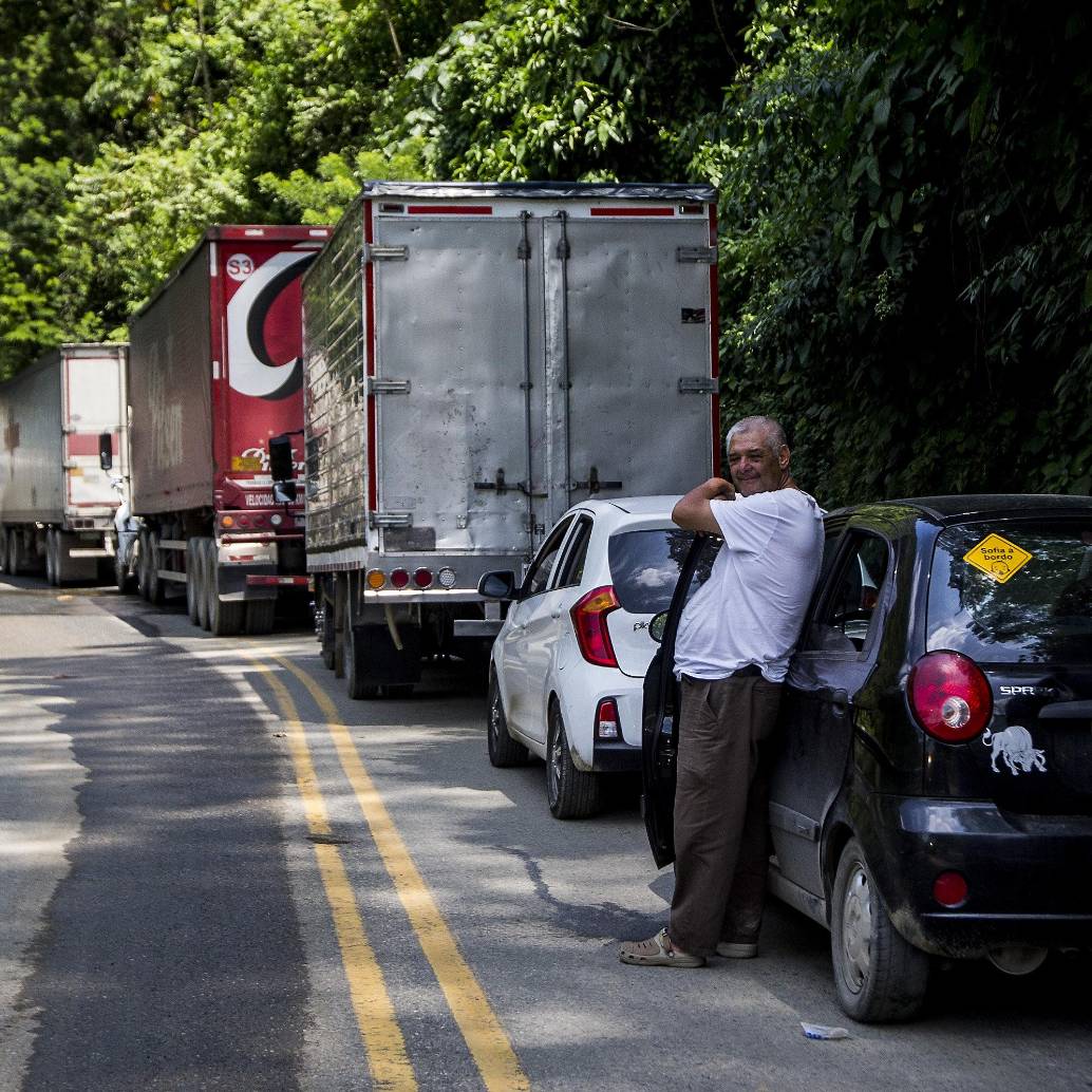 Para no verse afectado por una congestión de horas por cuenta de alguna emergencia, las autoridades le recomiendan mantenerse pendiente de las novedades viales antes de salir de viaje. FOTO: <b>JULIO CÉSAR HERRERA</b>