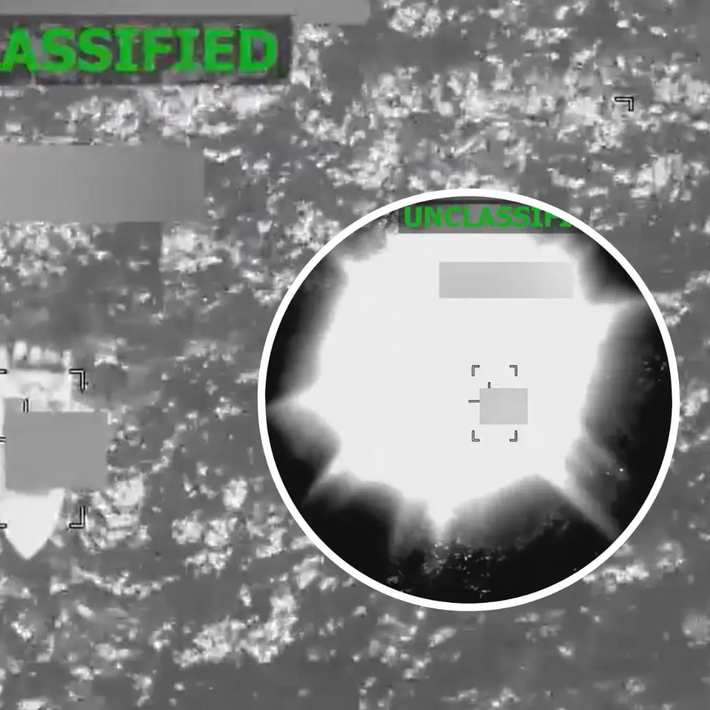 Imagen del ataque por EE.UU a embarcación “en operaciones de narcotráfico”. en el pacífico. Foto: tomada de X / U.S. Southern Command