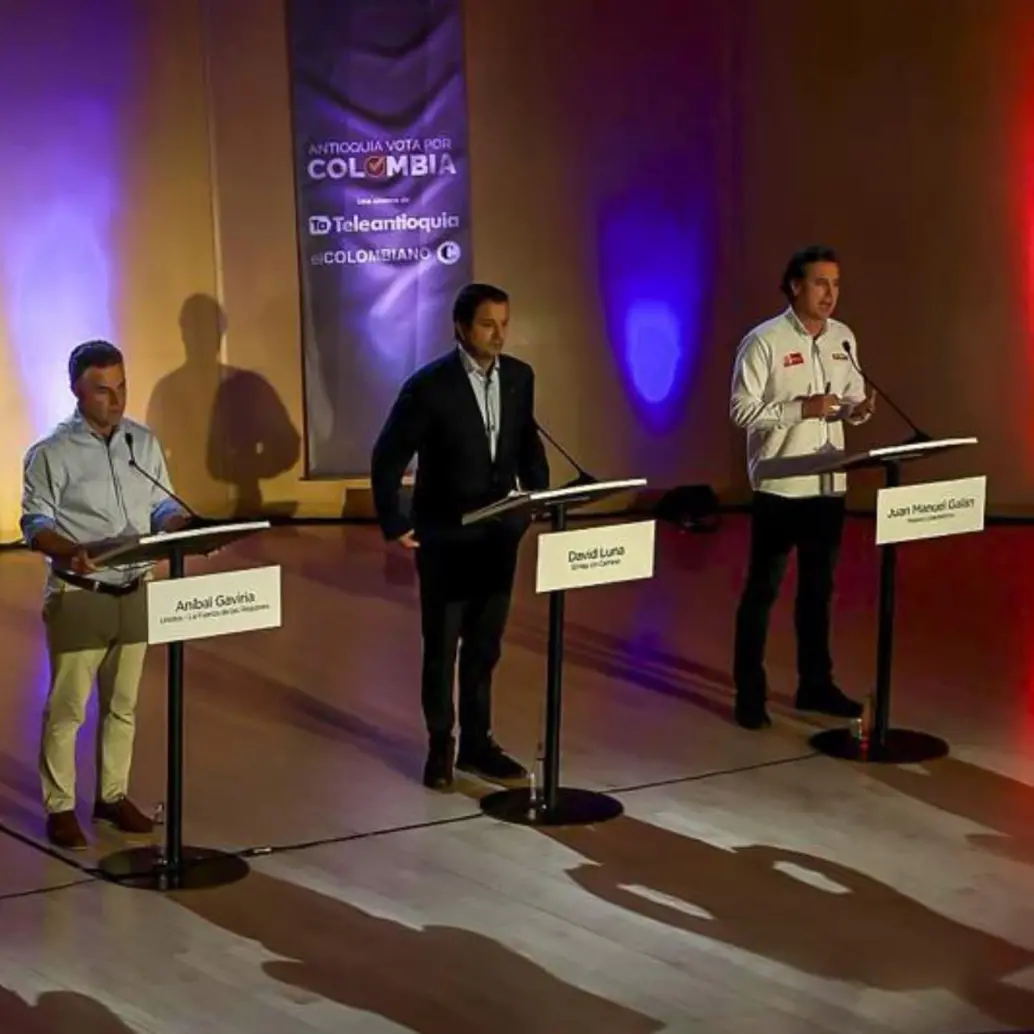 Vicky Dávila, Aníbal Gaviria, David Luna y Juan Manuel Galán debatieron en Antioquia a menos de dos semanas de la Gran Consulta por Colombia. Foto: Camilo López.