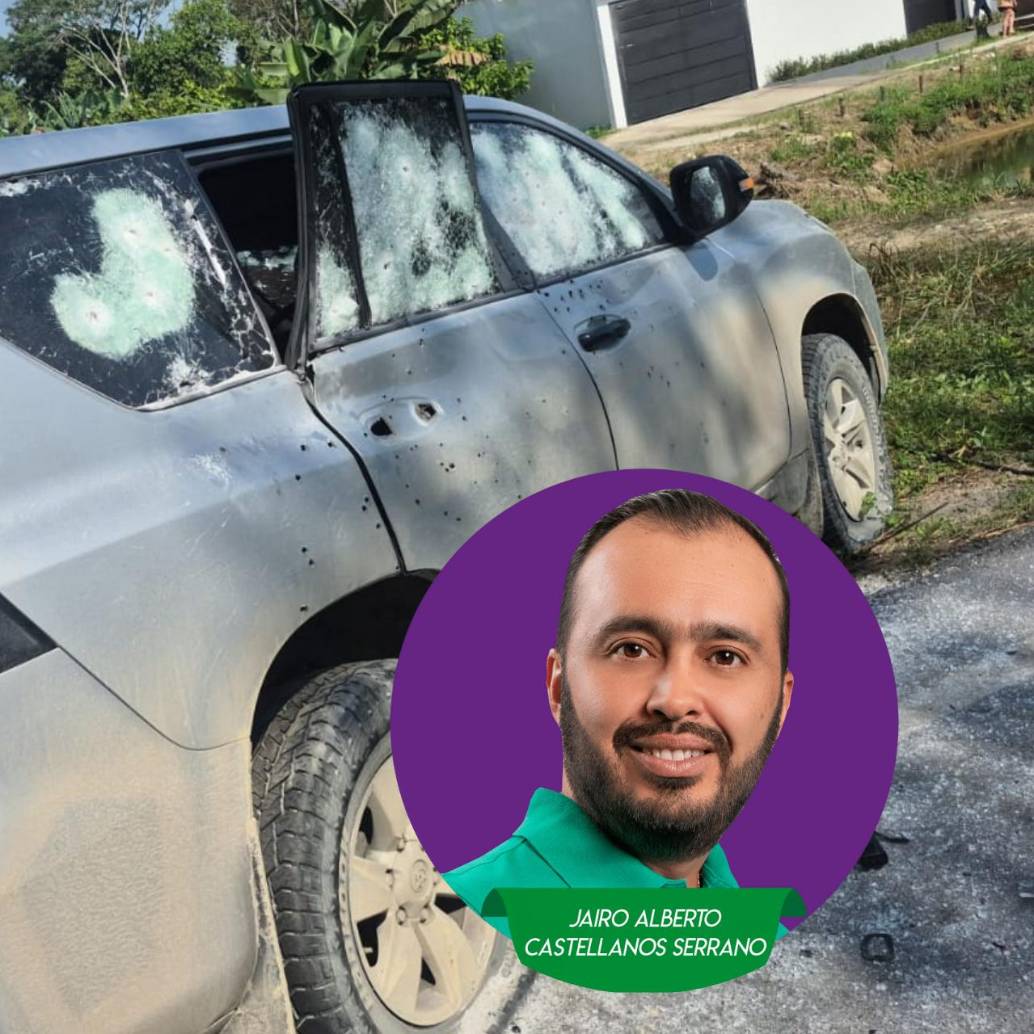 Así quedó la camioneta en la que se trasladaba el equipo. Foto: cortesía.