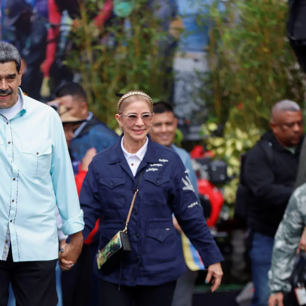 Cilia Flores, quien es 10 años mayor que Nicolás Maduro, ha estado con él durante 30 años y fue uno de los apoyos de Hugo Chávez en la Asamblea Nacional. Foto: Xinhua