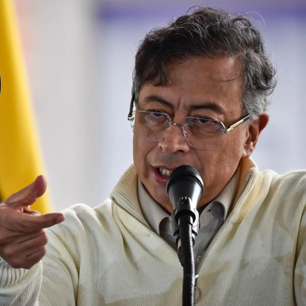 Alias El Mono Gerley y el presidente Gustavo Petro. Foto: tomada de Revista Cambio y Colprensa