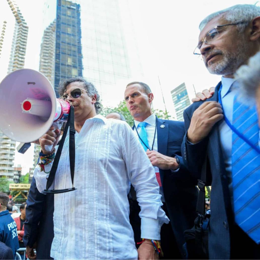 El presidente Gustavo Petro en las calles de Nueva York, Estados Unidos, dando el discurso en el que incitó a que las tropas gringas desobedecieran a Donald Trump. Estas palabras le costaron su visa e impulsaron su inclusión en la lista Clinton. Foto: Presidencia.
