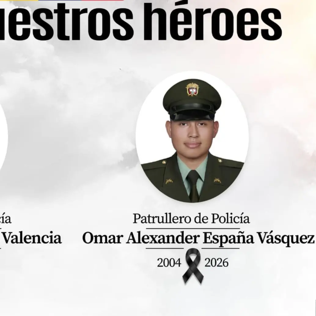 Los dos uniformados murieron en la estación tras el ataque. FOTO: POLICÍA NACIONAL