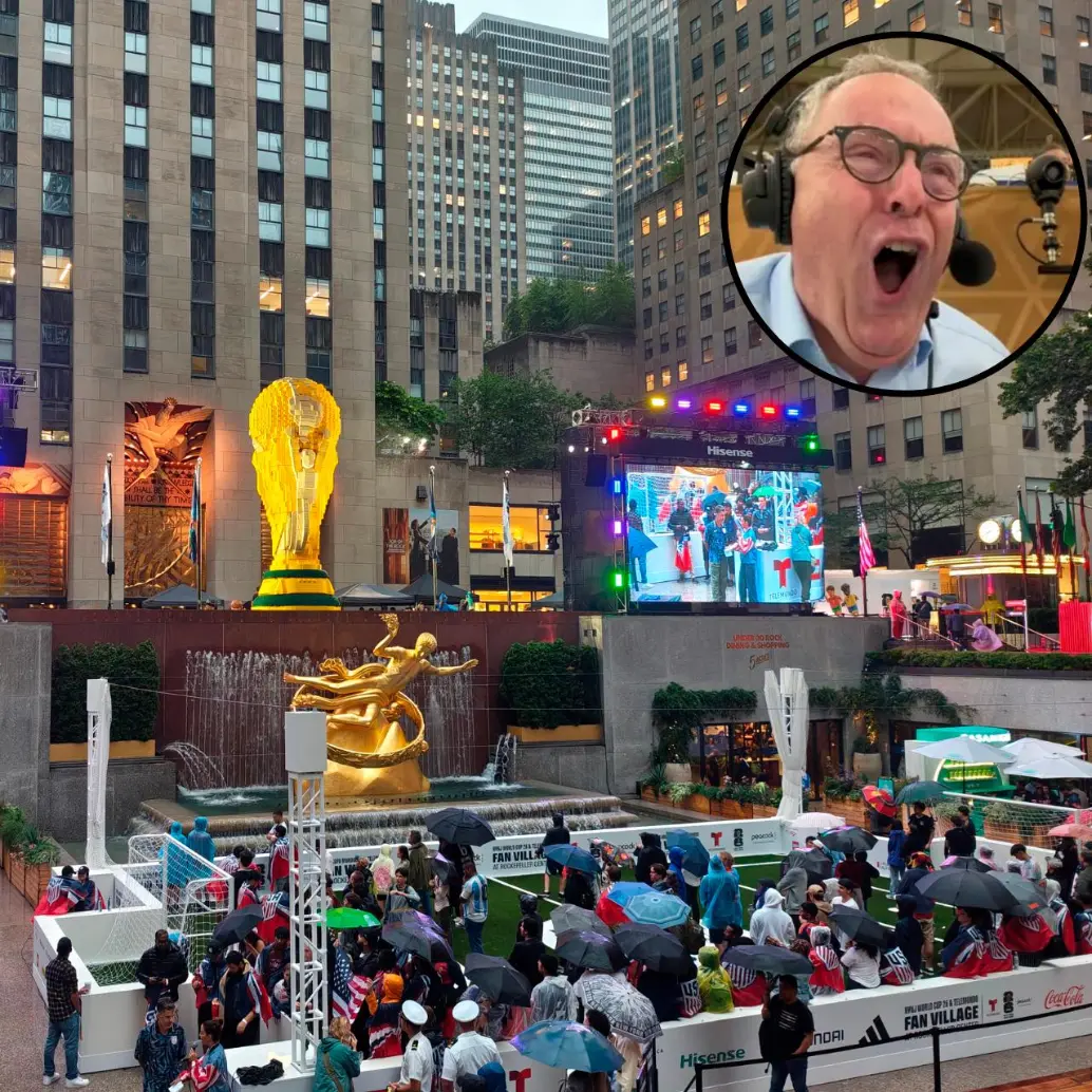 Así luce el Rockefeller Center en Nueva York con las transmisiones de Telemundo. En el círculo, uno de sus narradores, el argentino Andrés Cantor. FOTOS: Claudia Arango y pantallazo de video narración.