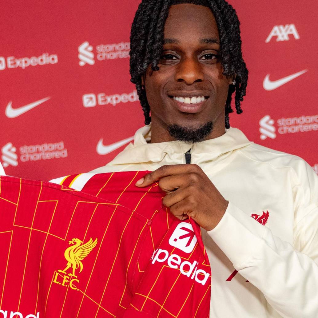 El jugador neerlandés Jeremie Frimpong, de 24 años, viene de ser de los más importantes en el Bayer Leverkusen de Alemania. FOTO: Tomada de redes sociales Liverpool