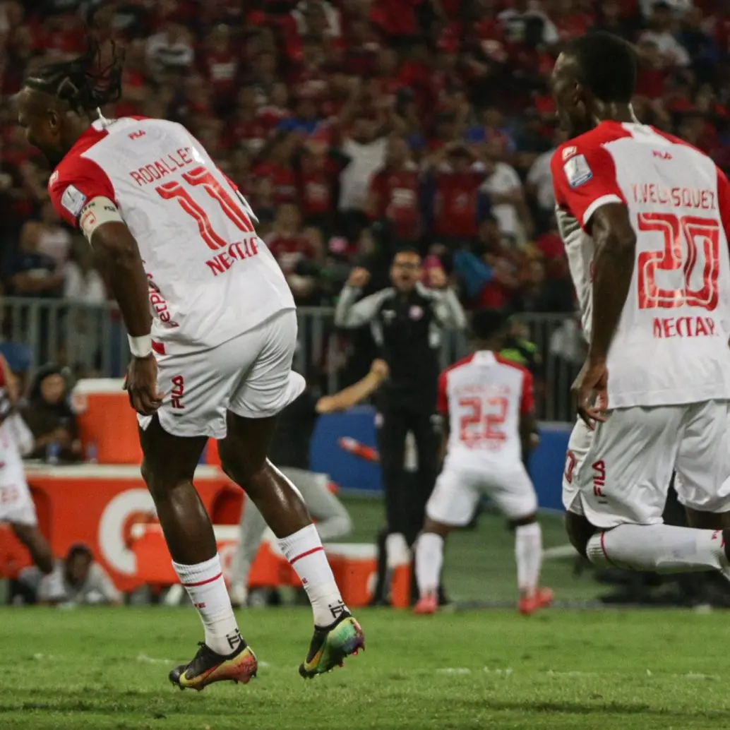 Hugo Rodallega tras anotar el gol de la victoria de Santa Fe ante DIM por la final de la Liga BetPlay 2025-1. FOTO: REDES SOCIALES SANTA FE