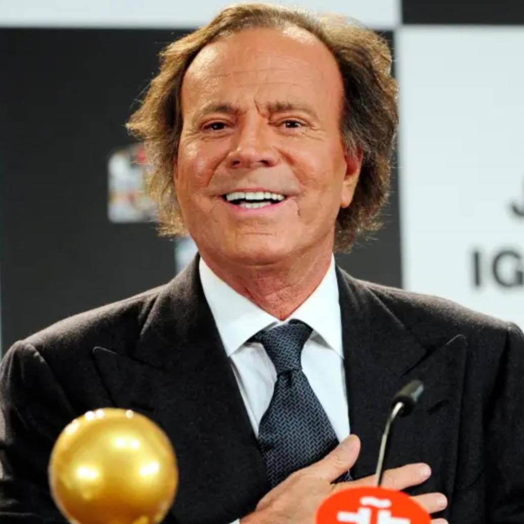 El cantante español había guardado silencio tras las denuncias de dos mujeres que lo señalan de acoso y agresión sexual en hechos ocurridos en 2021 en República Dominicana y Bahamas. FOTO: AFP