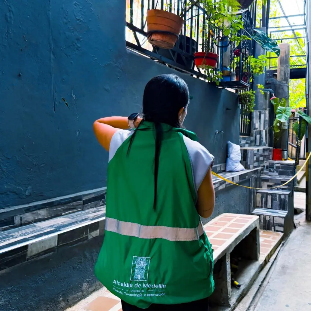Durante la inspección también fue identificado un lote de propiedad del Distrito sobre el cual se habían realizado intervenciones, pese a que presenta restricciones que impiden cualquier tipo de edificación. FOTO Alcaldía de Medellín.
