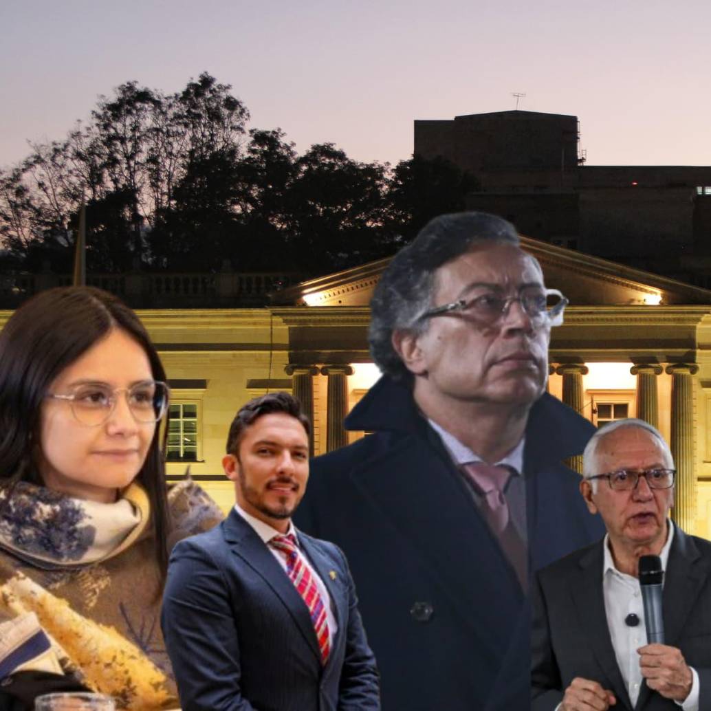 De izquierda a derecha: Angie Rodríguez, directora del DAPRE; Juan Carlos Florián, ministro de Igualdad; el presidente Gustavo Petro y la ministra del MinTic, Carina Murcia Yela. Foto: Colprensa